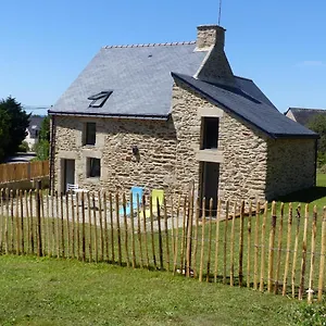  Hébergement de vacances Les Logis Inis Ruyz France